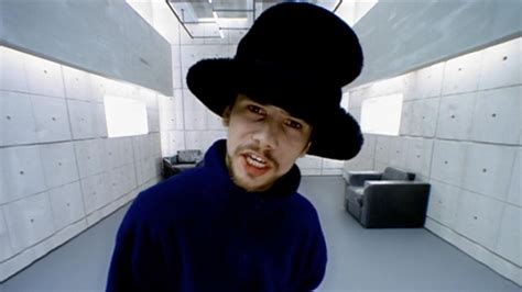 Jun 6, 1997 · But "Virtual Insanity," the vertigo-inducing video from U.K. pop-soul band Jamiroquai, achieves its eye-catching look through a technique that's so simple you can almost do it at home. Now in ... 